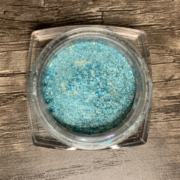 2 for $16 - L’Oreal Paris - Infallible 24 hr Eyeshadow - Innocent Turquoise - Picture 5 of 8